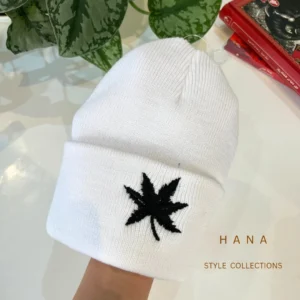 کلاه بافت سفید طرح پاییز، لباس دخترانه