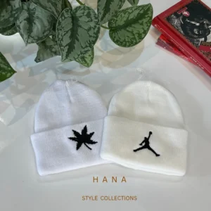 کلاه بافت سفید در دو طرح پوما و پاییزی، لباس زنانه