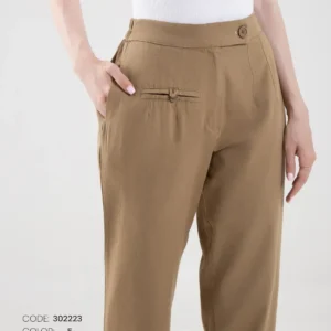 تنخور شلوار اسلیم کتان شکلاتی زنانه از نمای نزدیک- لباس دخترانه