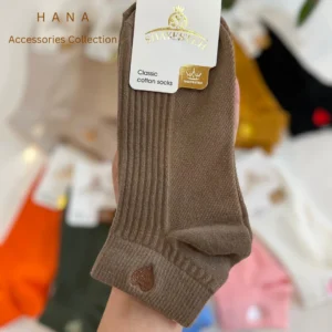 جوراب مچی کبریتی دخترانه قهوه ای با گلدوزی قلب- لباس زنانه