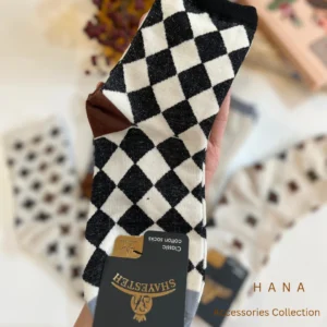 جوراب نیم ساق زنانه با طرح لوزی درشت- اکسسوری دخترانه