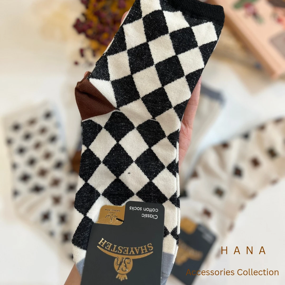 جوراب نیم ساق زنانه با طرح لوزی درشت- اکسسوری دخترانه