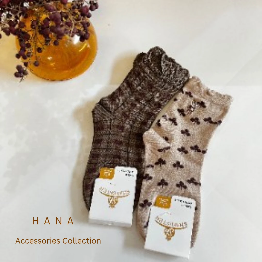 جوراب نیم ساق طرح دار زنانه در دو رنگ کرم و قهوه ای- لباس زنانه شیک