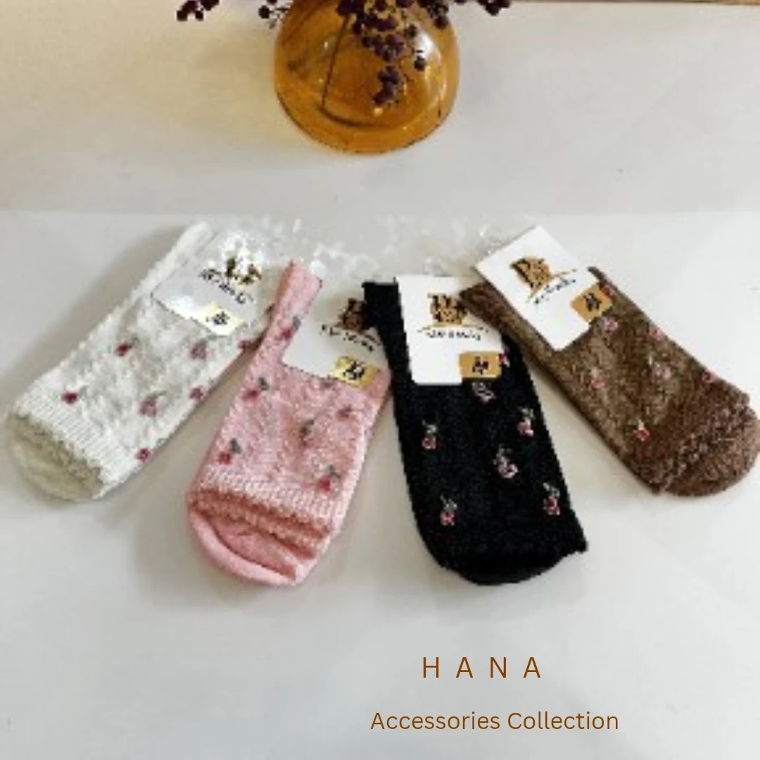 جوراب زنانه ساق بلند گلریز مناسب استایل مینیمال، لباس دخترانه شیک