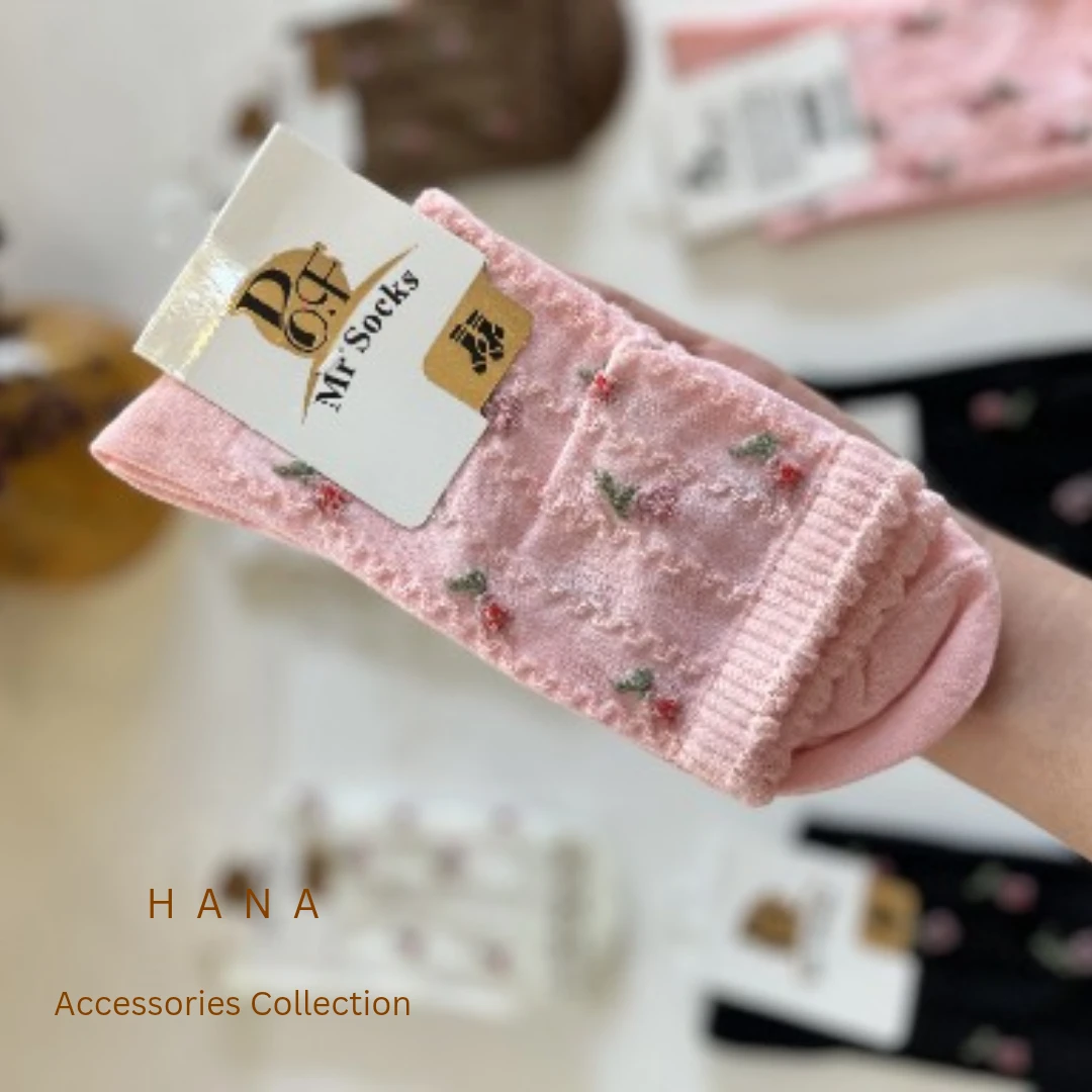 جوراب دخترانه ساق بلند گلریز صورتی مناسب استایل مینیمال، لباس زنانه