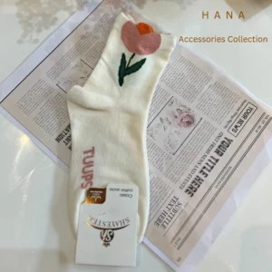 جوراب نیم ساق گلدار زنانه سفید با گل صورتی، لباس دخترانه