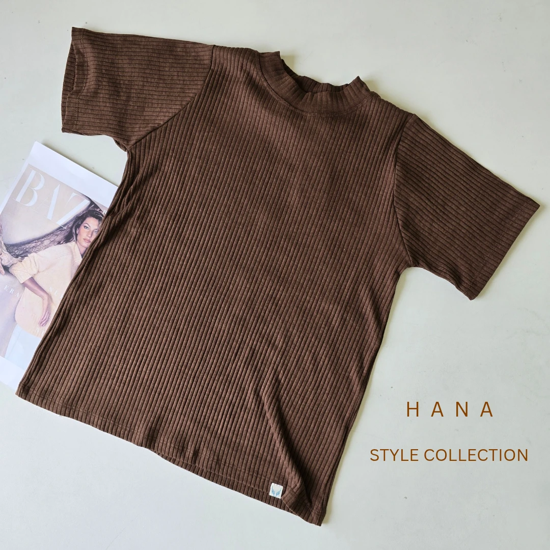 تیشرت قهوه ای یقه ایستاده کبریتی زنانه مناسب فصل پاییز- لباس دخترانه مینیمال