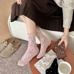 تنخور جوراب دخترانه ساق بلند گلریز مناسب استایل مینیمال، لباس زنانه