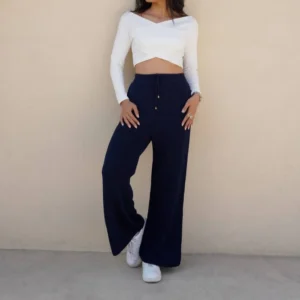 تنخور بلوز کراپ چپ و راستی آستین بلند دخترانه از نمای جلو- لباس دخترانه