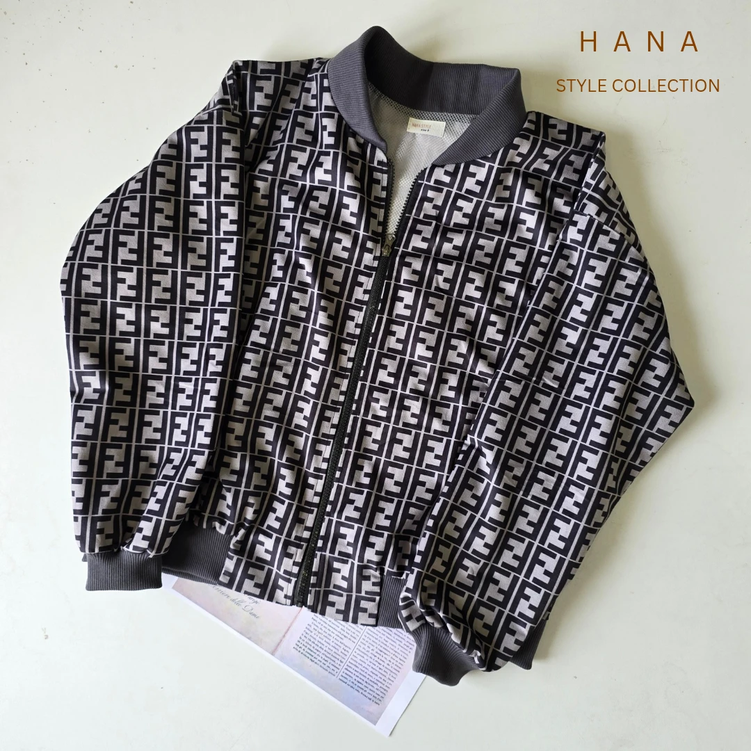 بامبرجکت مشکی میکرو مخملی آستردار طرحدار دخترانه با طرح ورساچه مناسب فصل پاییز- لباس پاییزی