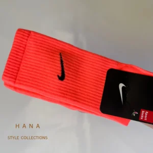 جوراب صورتی شبرنگی ساق بلند نایکی زنانه و مردانه مناسب استایل ورزشی- لباس دخترانه