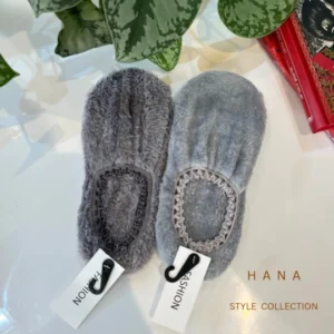 پاپوش پشمی زنانه در دو رنگ طوسی تیره و روشن، مناسب استایل پاییز و زمستان- اکسسوری شیک