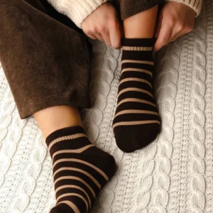 جوراب مچی کرم قهوه ای طرحدار زنانه با طرح رینگی- لباس دخترانه پاییزه