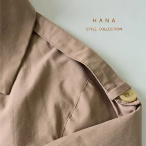 ترنچ‌کت کمردار و آستردار دختردار با حزییات سرشانه- لباس زنانه