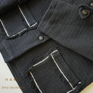 کت مشکی زنانه از جنس بافت ترک مناسب استایل شیک و رسمی با جزییات جیب و آستین، لباس دخترانه