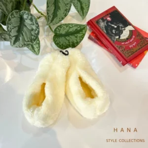 پاپوش پشمی نیم ساق شیری زنانه، لباس دخترانه