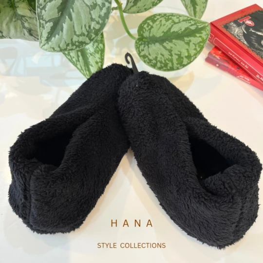 پاپوش پشمی نیم ساق مشکی زنانه، لباس دخترانه