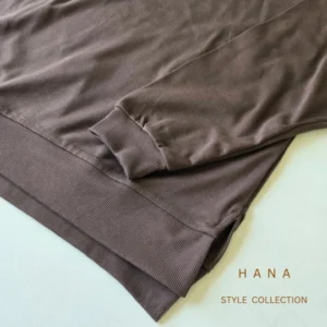 بلوز آستین بلند زنانه قهوه ای با جنس فانریپ با جزییات چاک بغل، لباس دخترانه