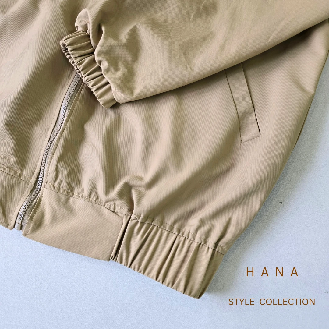 بامبر دخترانه جنس کتان زارا رنگ کرم از نمای آستین وجیب- لباس زنانه