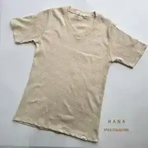 تیشرت یقه هفت کبریتی زنانه رنگ کرم مناسب استایل روزمره- لباس زنانه شیک